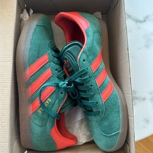 NEW IN BOX adidas gazelles! collegiate green! women’s 10 (8.5) euro 42 UK 8
